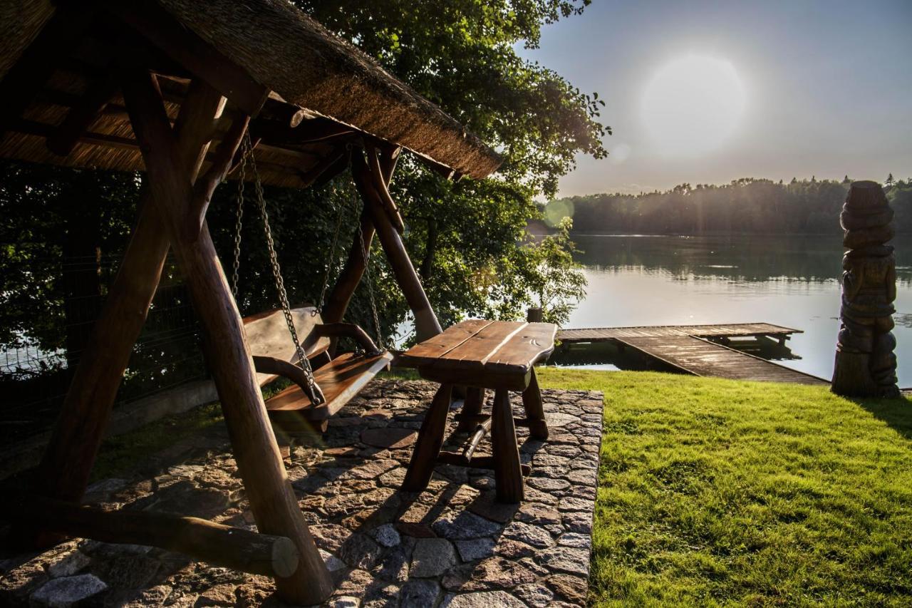 Dom Nad Jeziorem Ublik Z Sauna I Jacuzzi Exteriör bild
