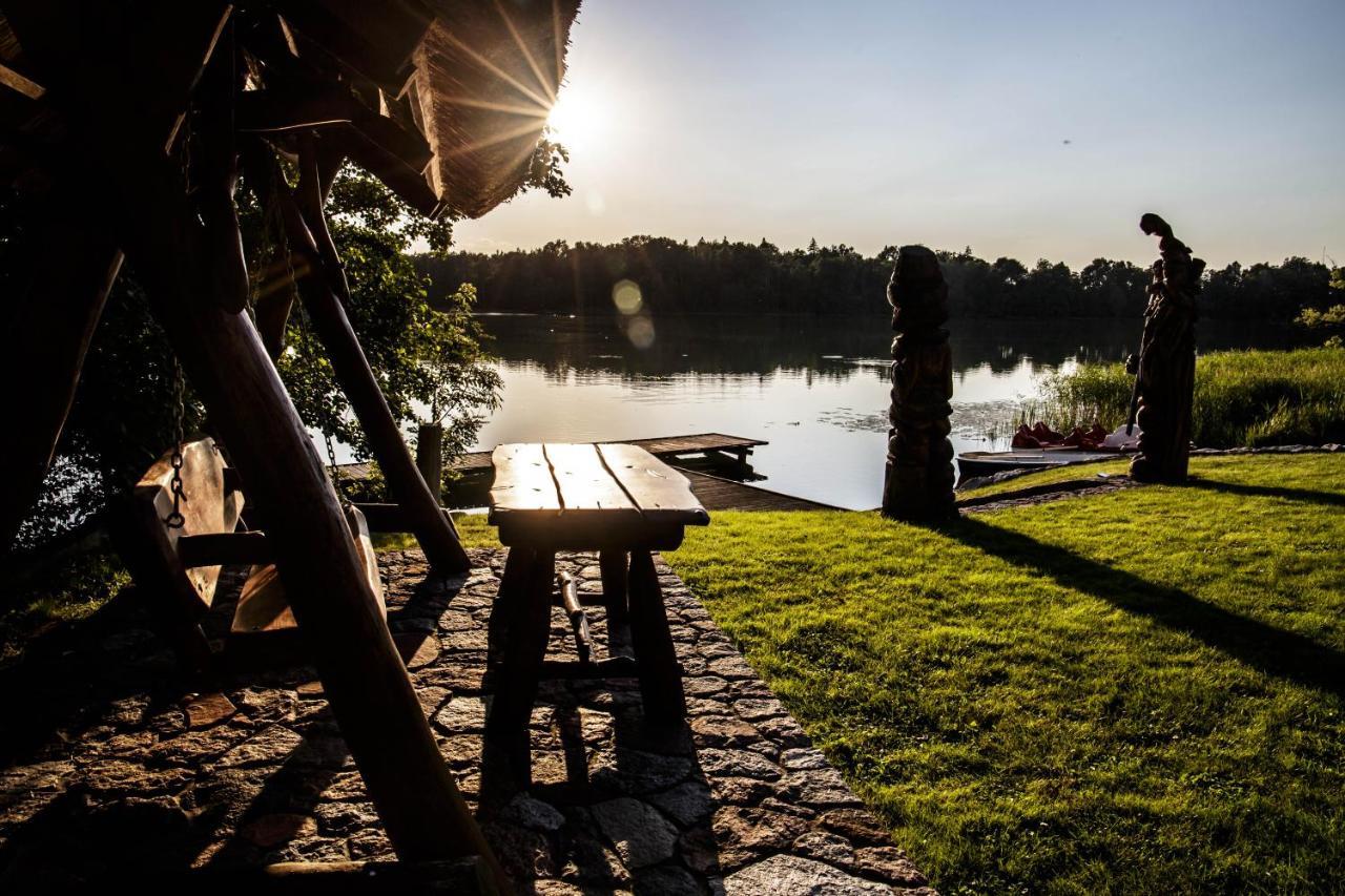 Dom Nad Jeziorem Ublik Z Sauna I Jacuzzi Exteriör bild